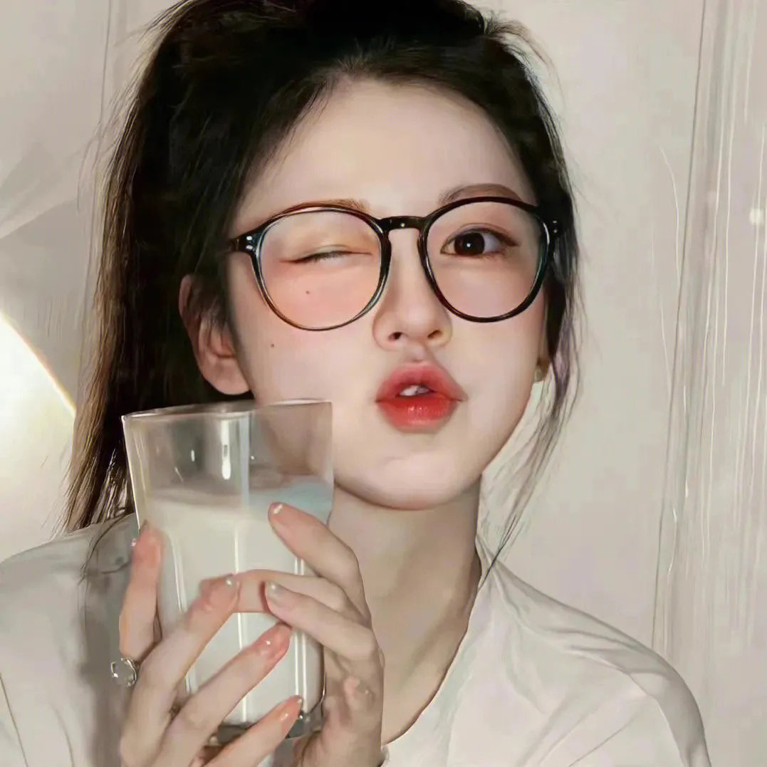 热裤荡女